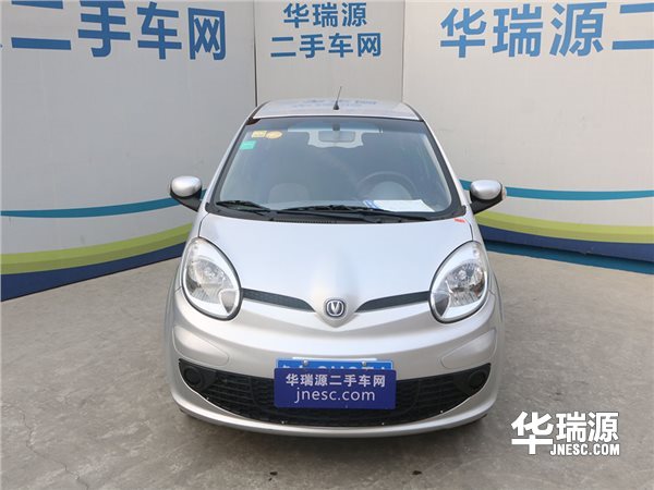 长安奔奔mini，造型炫新，年青有活力
