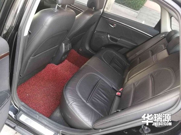 现代雅尊，进口中型车，时髦外形空间舒适
